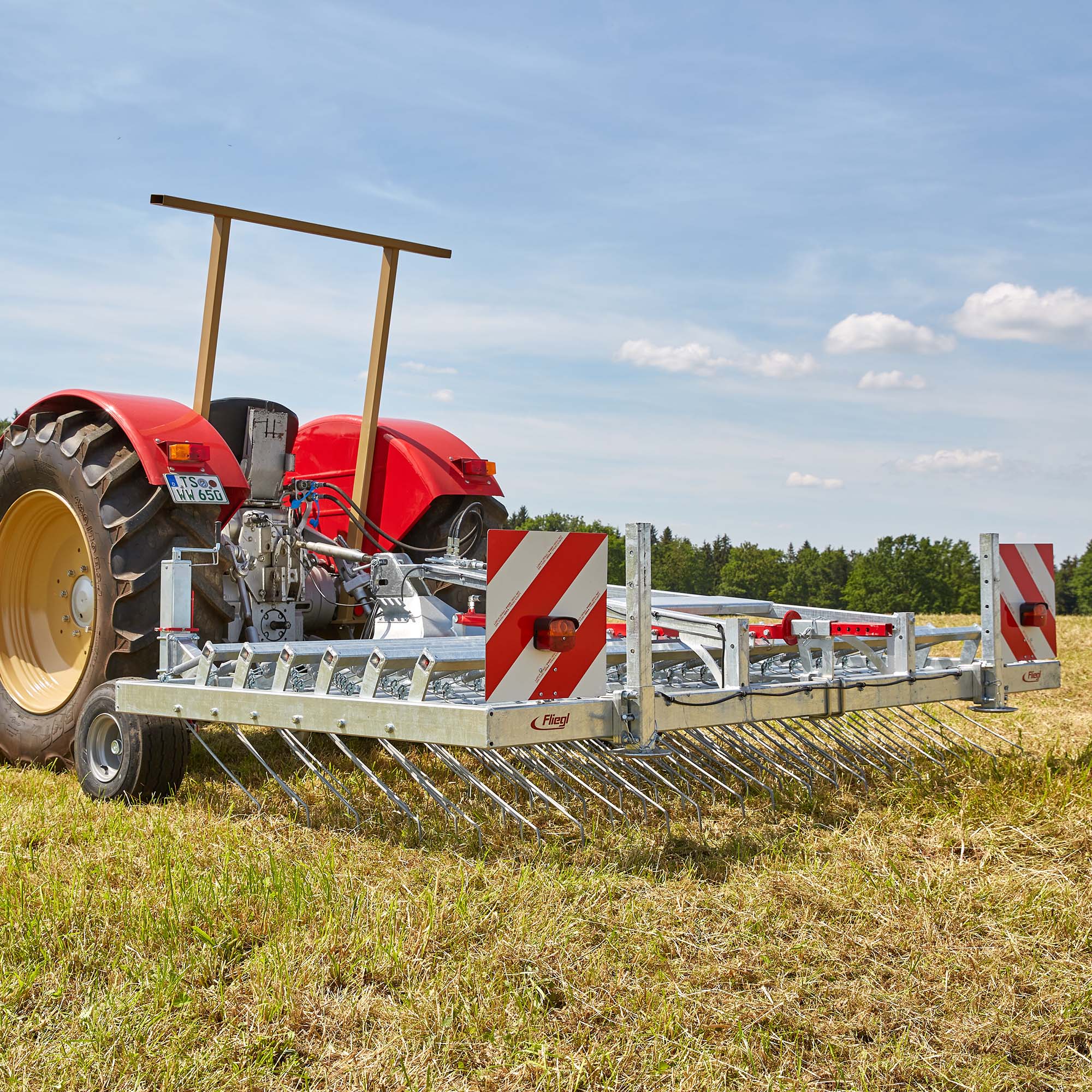 Fliegl Striegel 2700mm / 6 Zinkenreihen - KAT 2